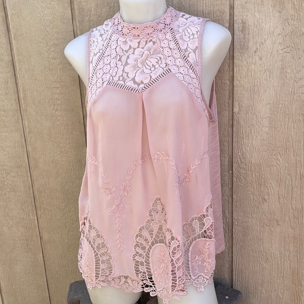 Light Dusty Rose Sleeveless Top L